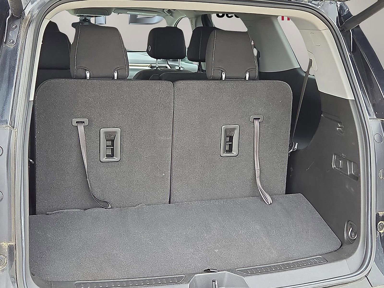 Used 2021 GMC Acadia SLE w/ Driver Convenience Package image 8