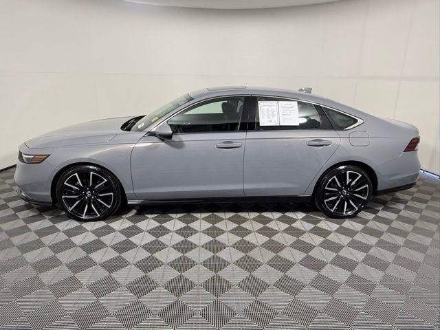 Used 2024 Honda Accord Touring image 3