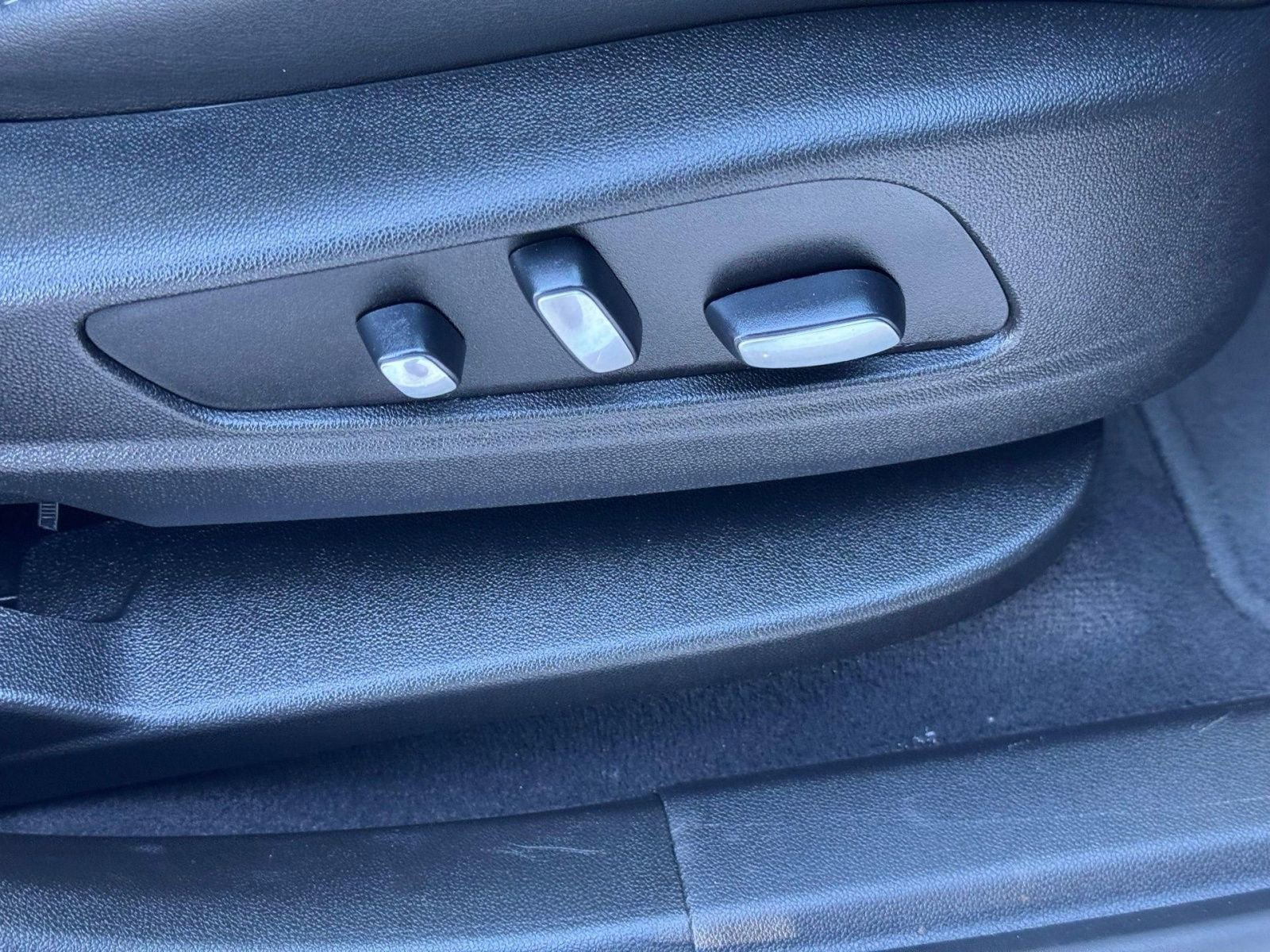 Used 2020 Cadillac XT6 Sport image 12