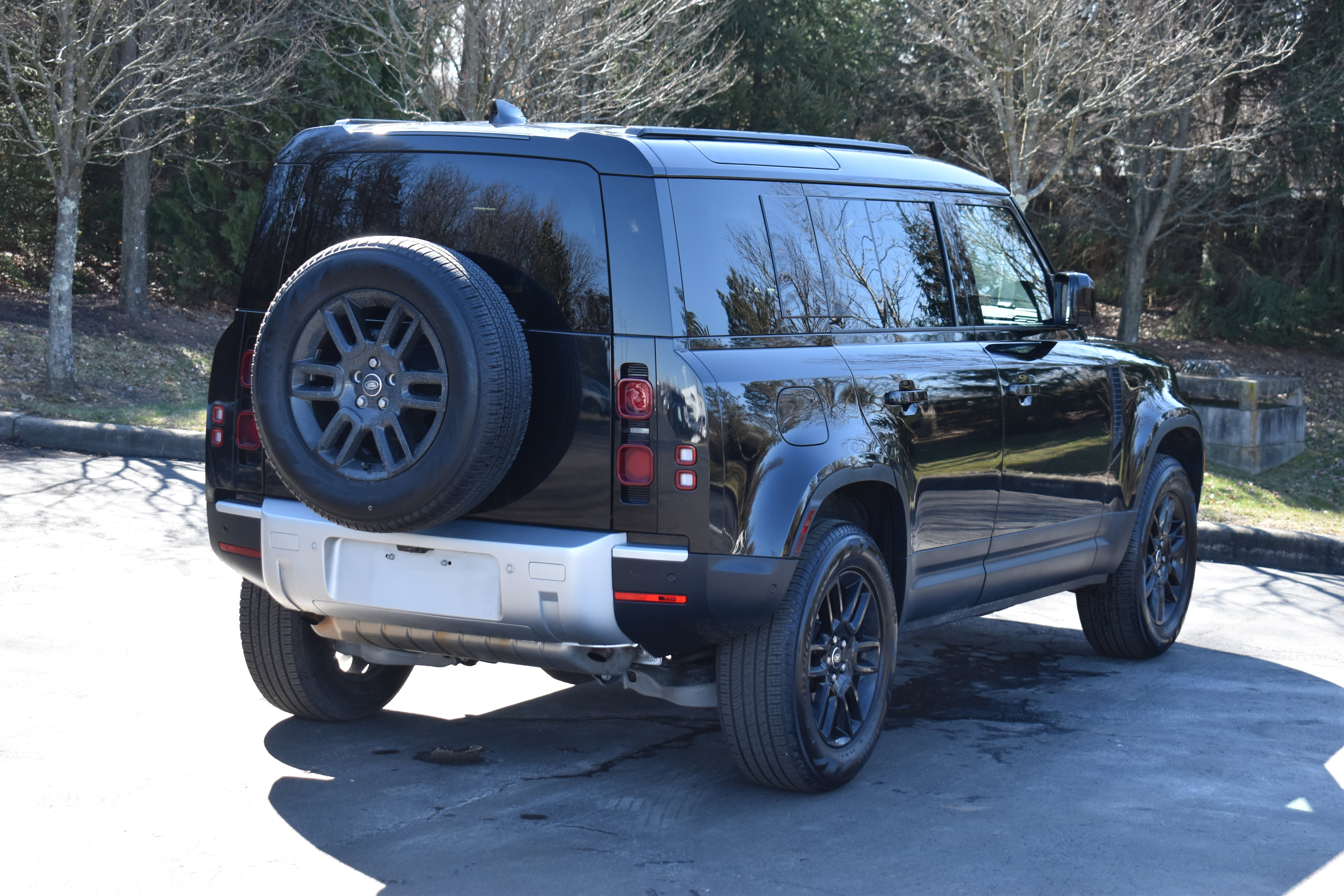 Used 2025 Land Rover Defender 110 S AWD/4WD image 35
