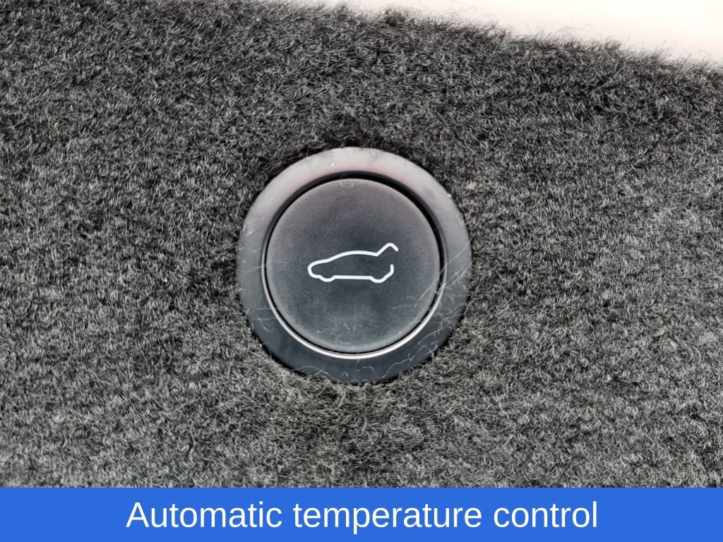 Used 2022 Tesla Model X image 9