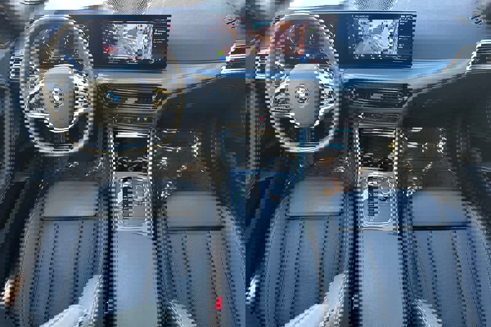 Used 2025 BMW 230i 230i w/ Convenience Package image 3