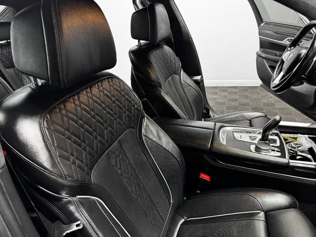 Used 2016 BMW 750i image 54