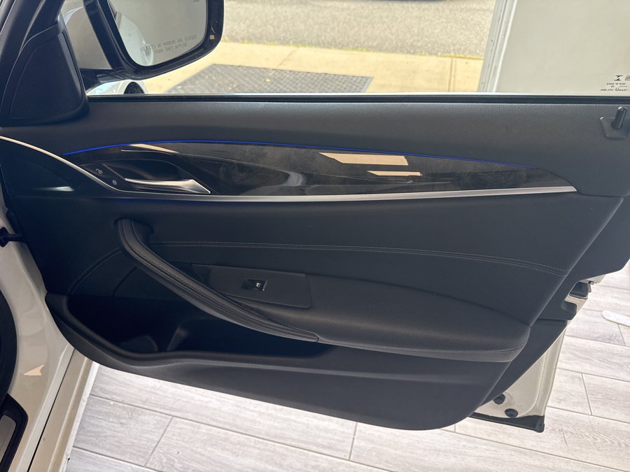 Used 2019 BMW 530e xDrive w/ Convenience Package AWD/4WD image 17