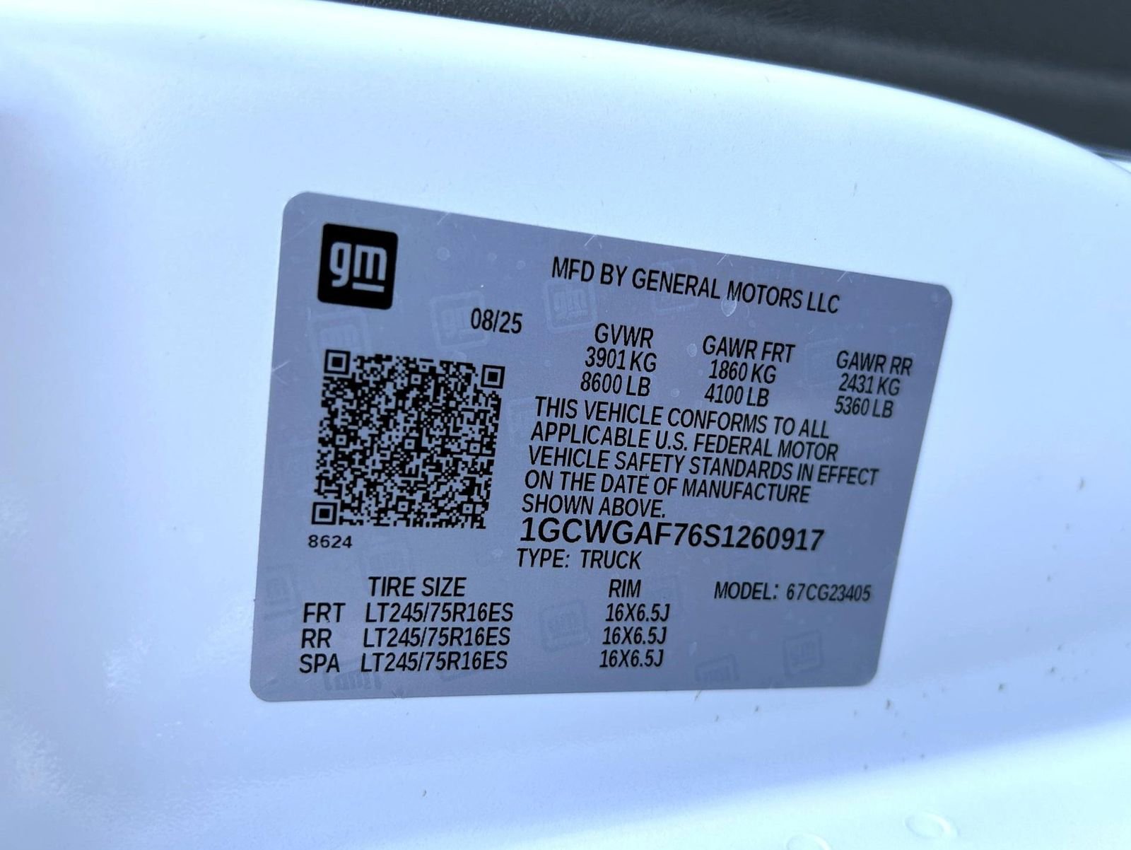 New 2025 Chevrolet Express 2500 Work Van w/ Safety Package RWD image 24