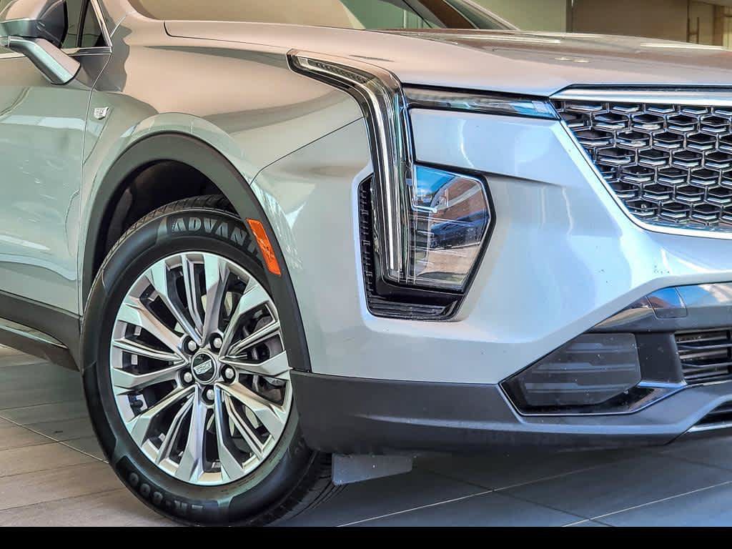 Used 2024 Cadillac XT4 Premium Luxury FWD image 4