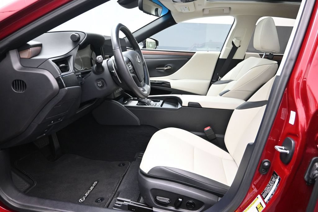 Used 2025 Lexus ES 350 w/ Premium Package FWD image 11