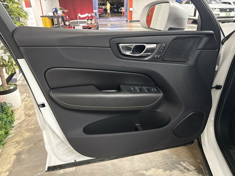 Used 2019 Volvo XC60 T5 R-Design w/ Protection Package Premier FWD image 14