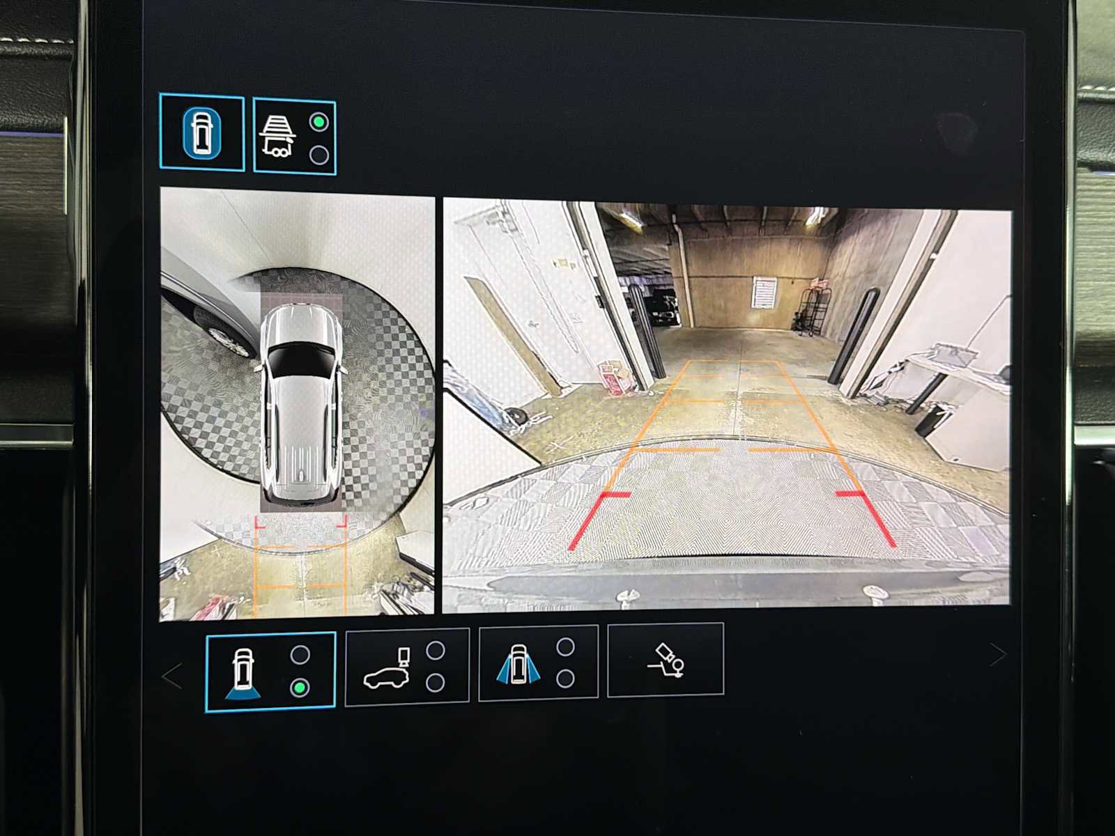 Used 2024 GMC Acadia Denali FWD image 32