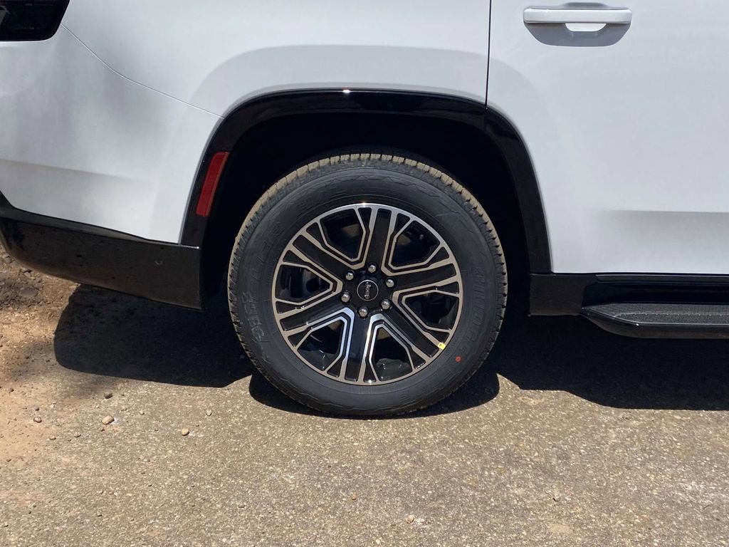 New 2026 Jeep Grand Wagoneer 2WD image 32