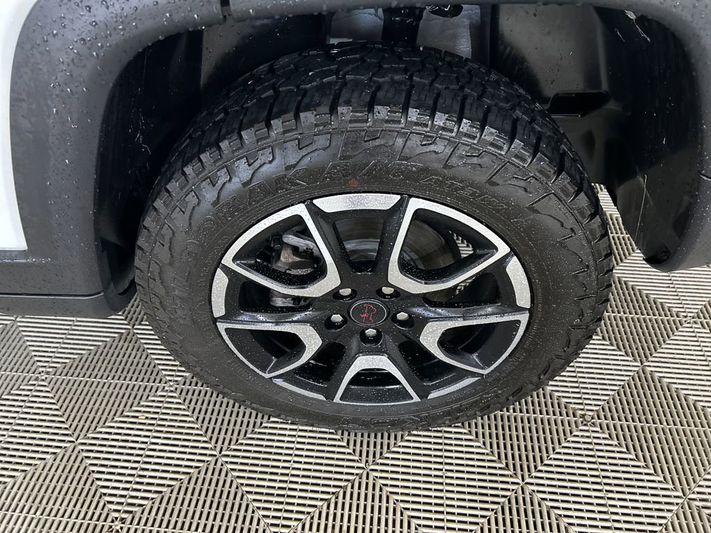 Used 2025 Jeep Compass Trailhawk AWD/4WD image 10