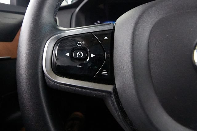 Certified 2023 Volvo XC90 B6 Plus w/ Protection Package Premier AWD/4WD image 15
