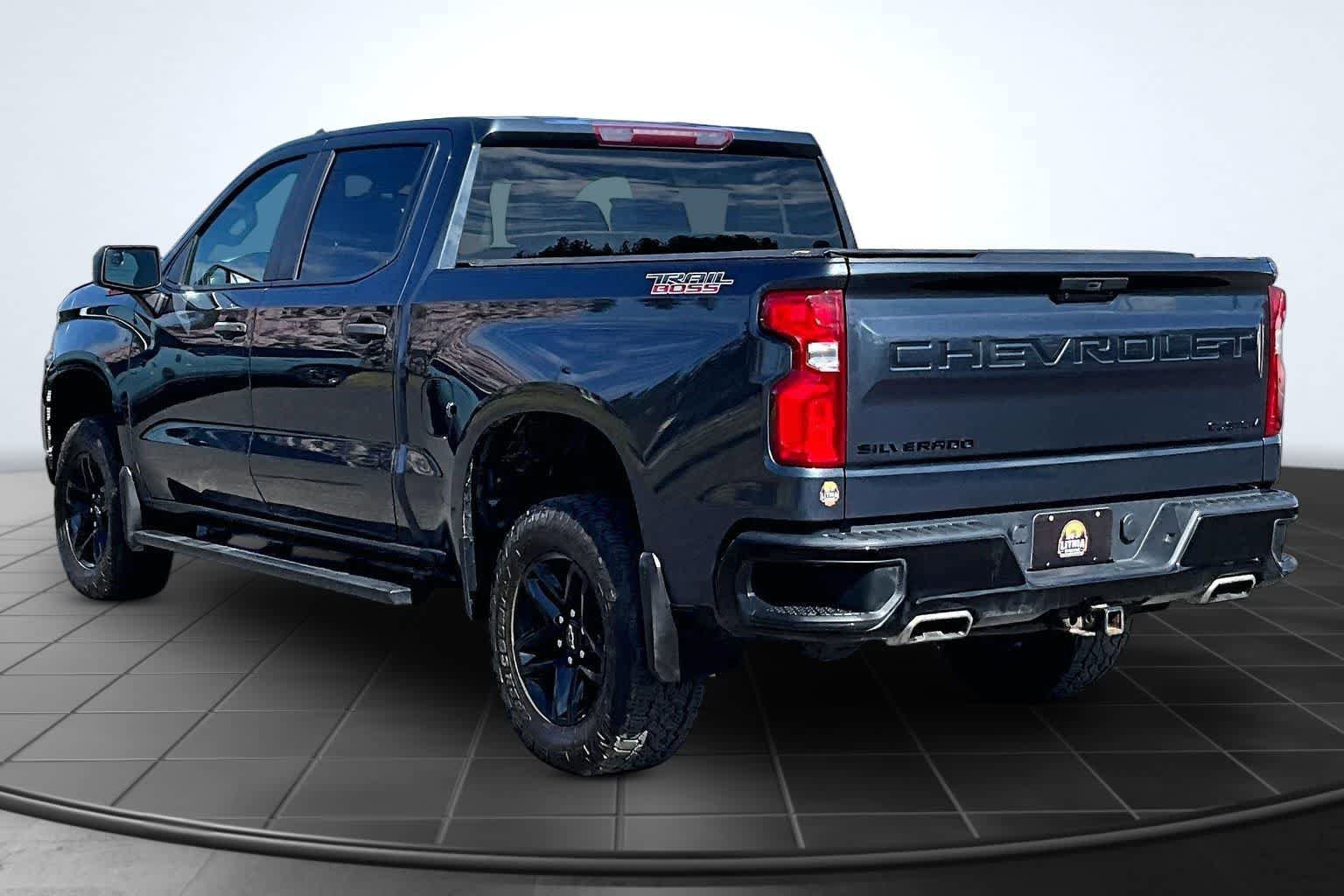 Used 2021 Chevrolet Silverado 1500 Custom Trail Boss AWD/4WD image 3
