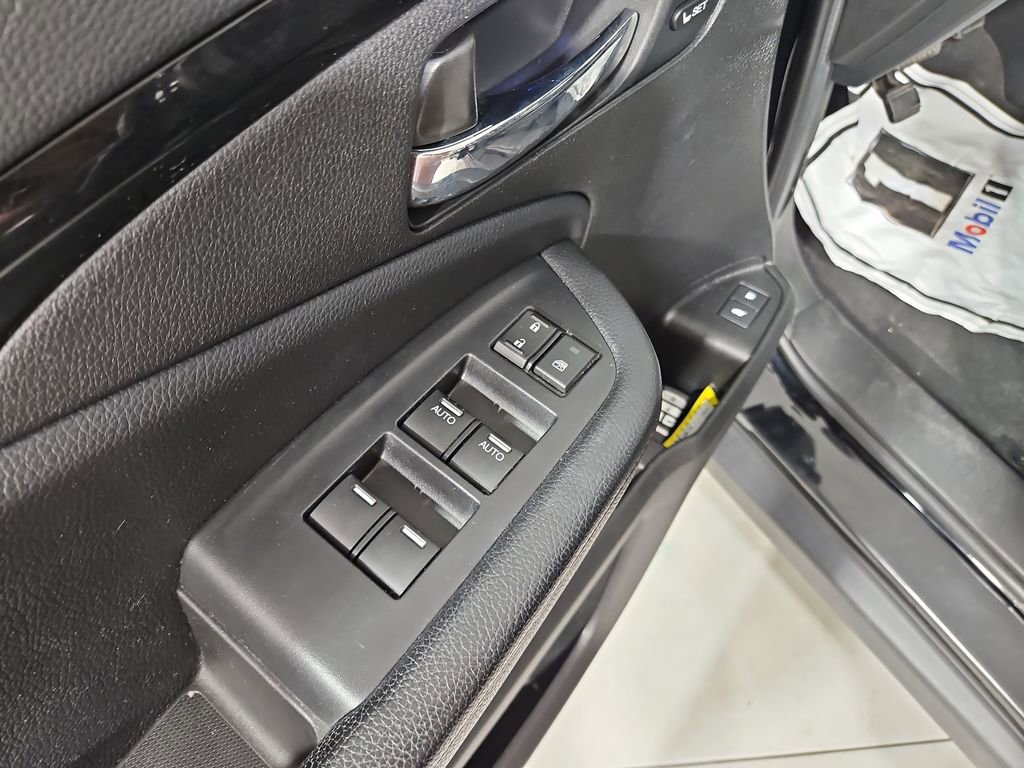 Used 2021 Honda Pilot Touring image 11