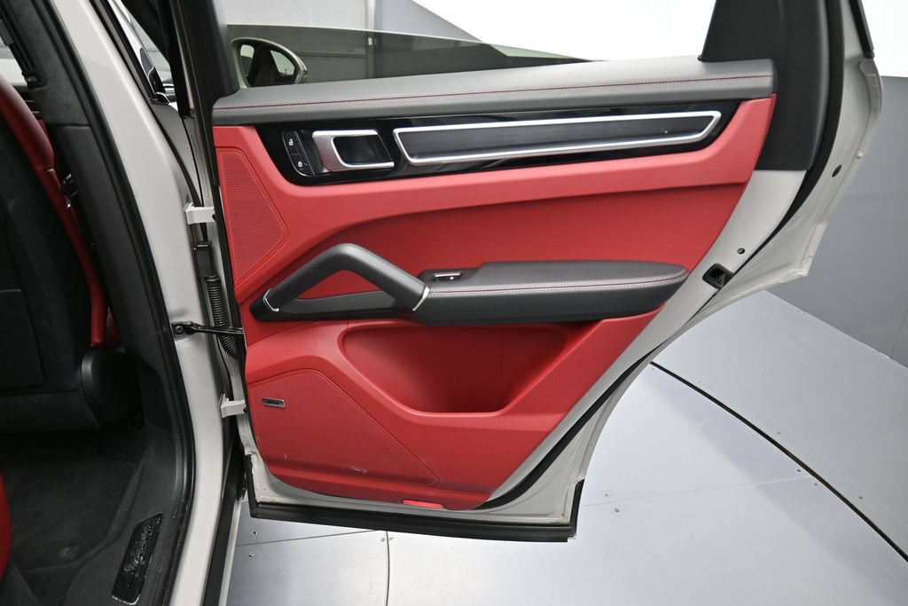 Certified 2023 Porsche Cayenne GTS AWD/4WD image 26