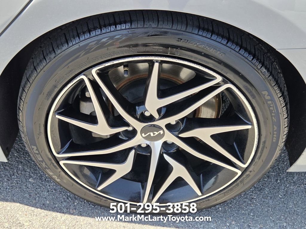 Used 2022 Kia Stinger GT-Line w/ Sun & Sound Package RWD image 16