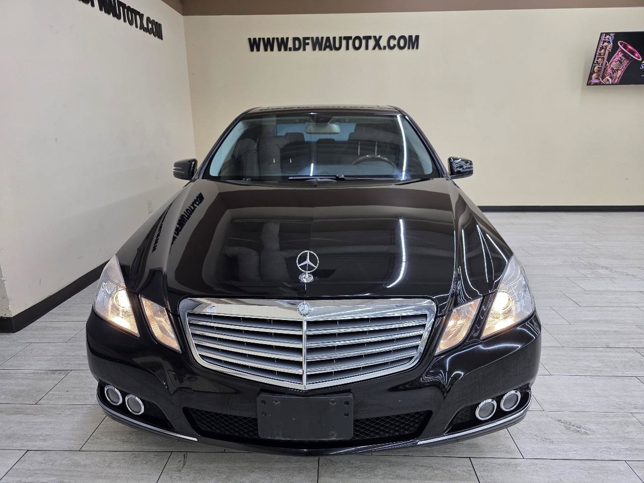 Used 2010 Mercedes-Benz E 350 Sedan image 3
