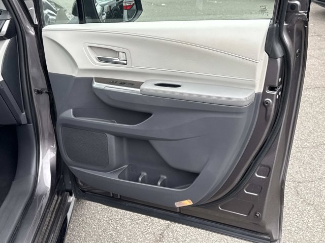 Used 2021 Toyota Sienna Limited AWD/4WD image 5