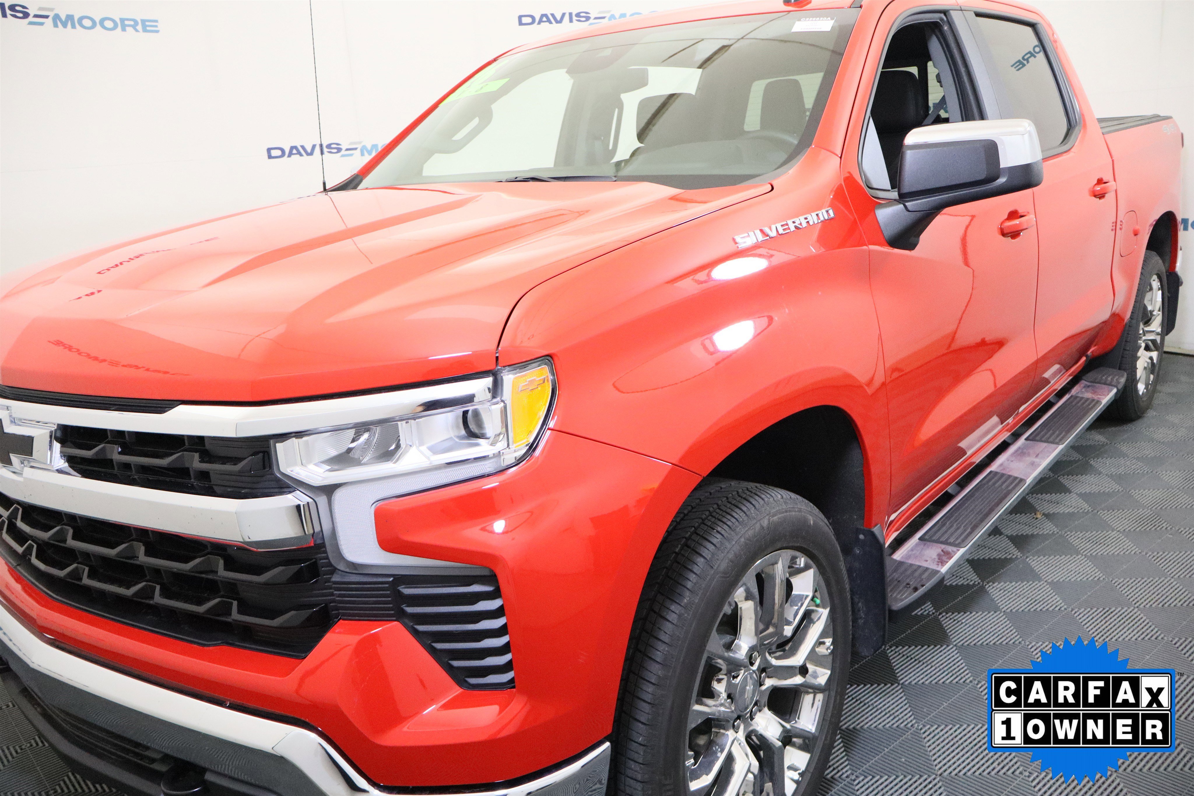 Used 2026 Chevrolet Silverado 1500 LT w/ Leather Package AWD/4WD image 12
