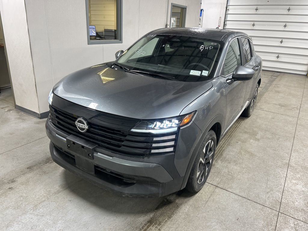 Used 2025 Nissan Kicks SV image 2