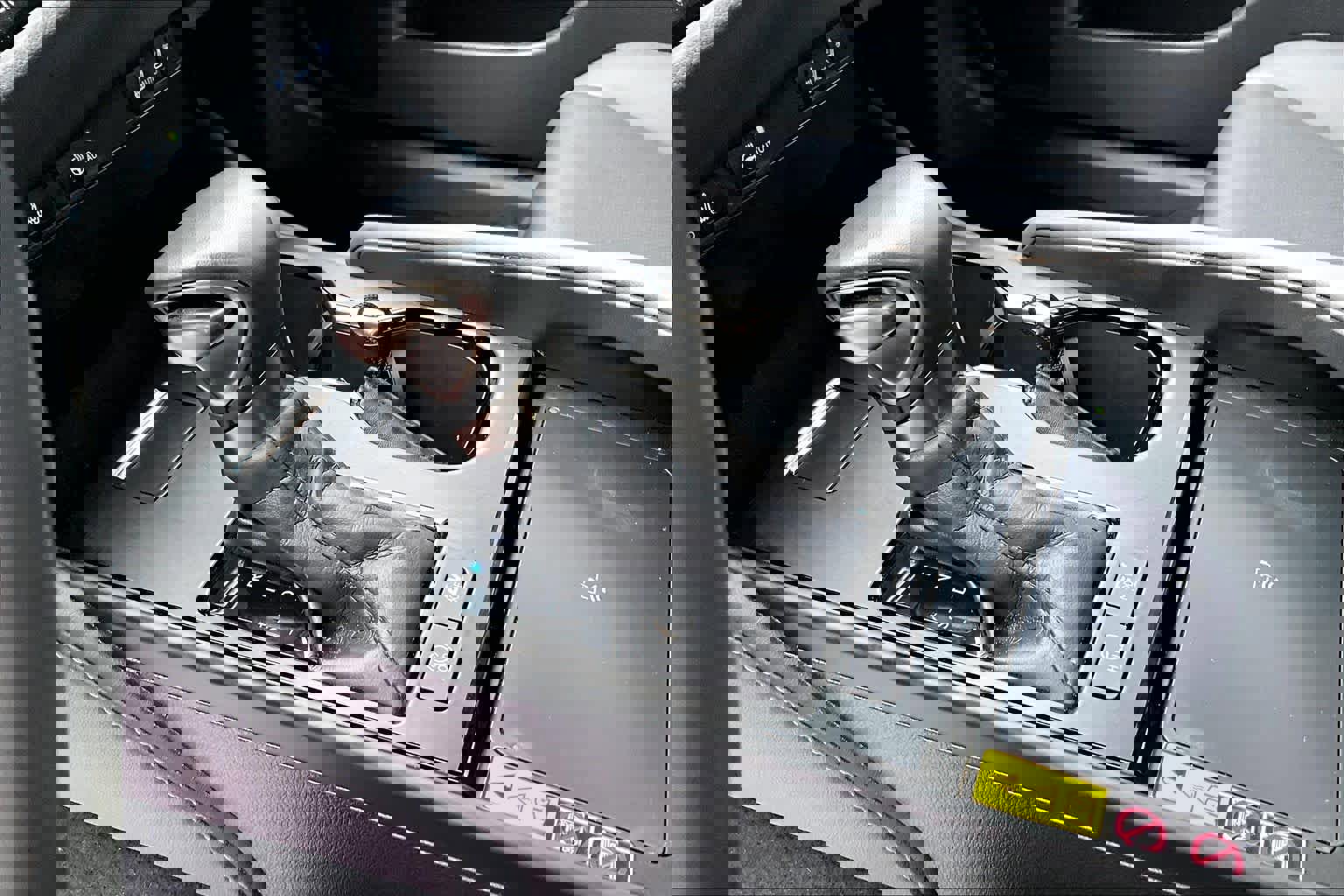 Used 2024 Lexus ES 300h w/ Premium Package image 16