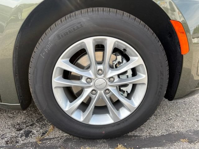 New 2027 Chrysler Pacifica Select FWD image 20