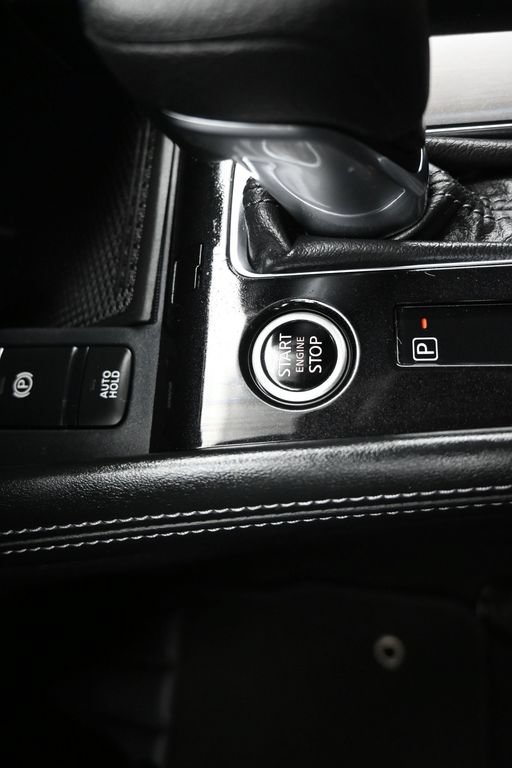 Used 2023 Nissan Kicks SR FWD image 23