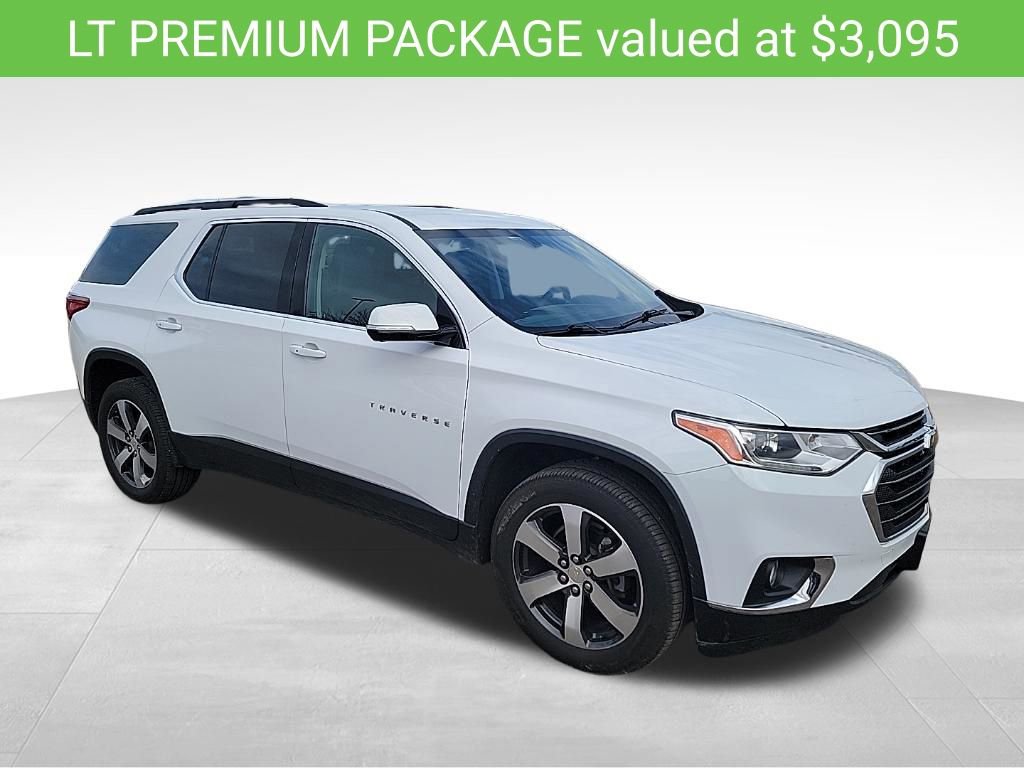 Used 2020 Chevrolet Traverse LT w/ LT Premium Package image 2