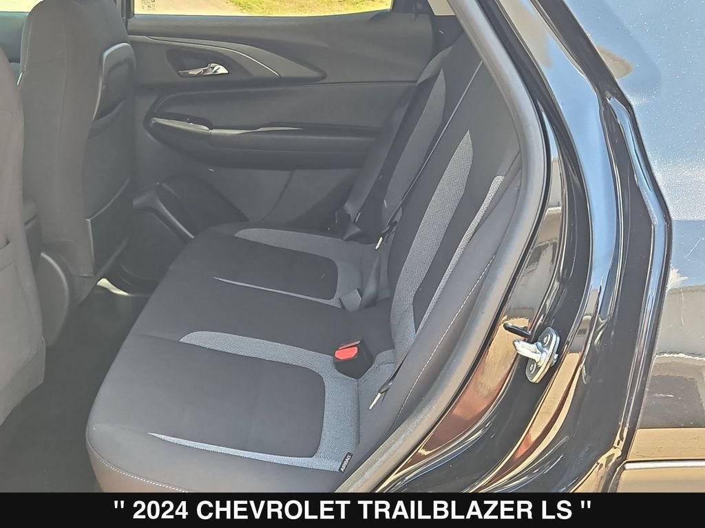 Used 2024 Chevrolet TrailBlazer LS w/ LS Convenience Package FWD image 15