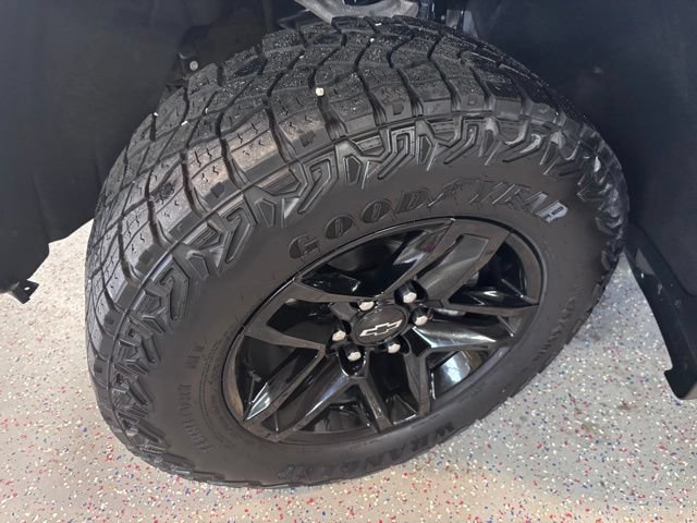 Certified 2024 Chevrolet Silverado 1500 LT Trail Boss w/ Dark Appearance Package AWD/4WD image 32