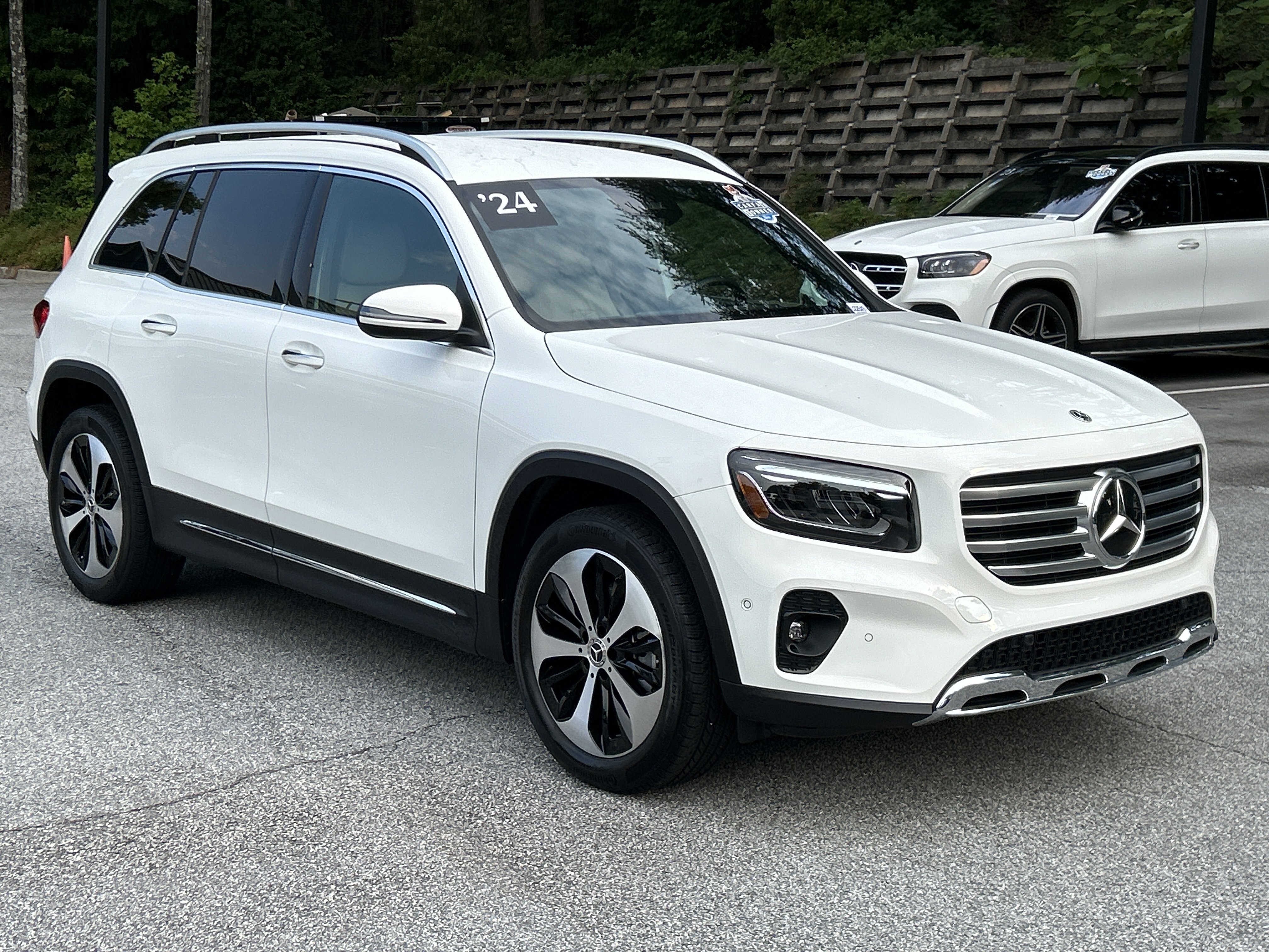 Certified 2024 Mercedes-Benz GLB 250 image 4