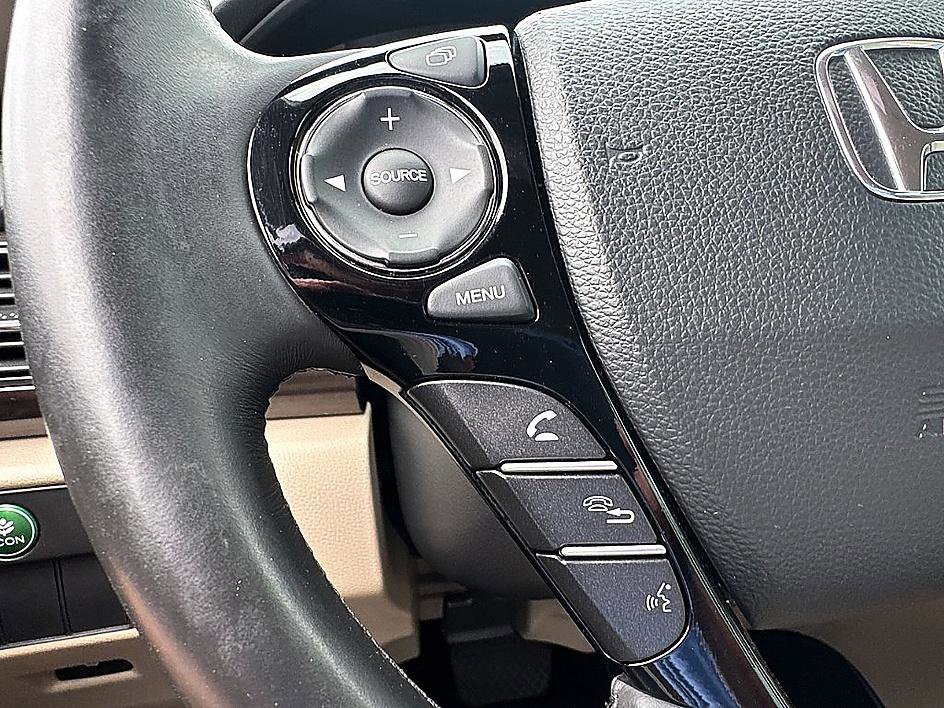 Used 2017 Honda Accord EX-L image 18