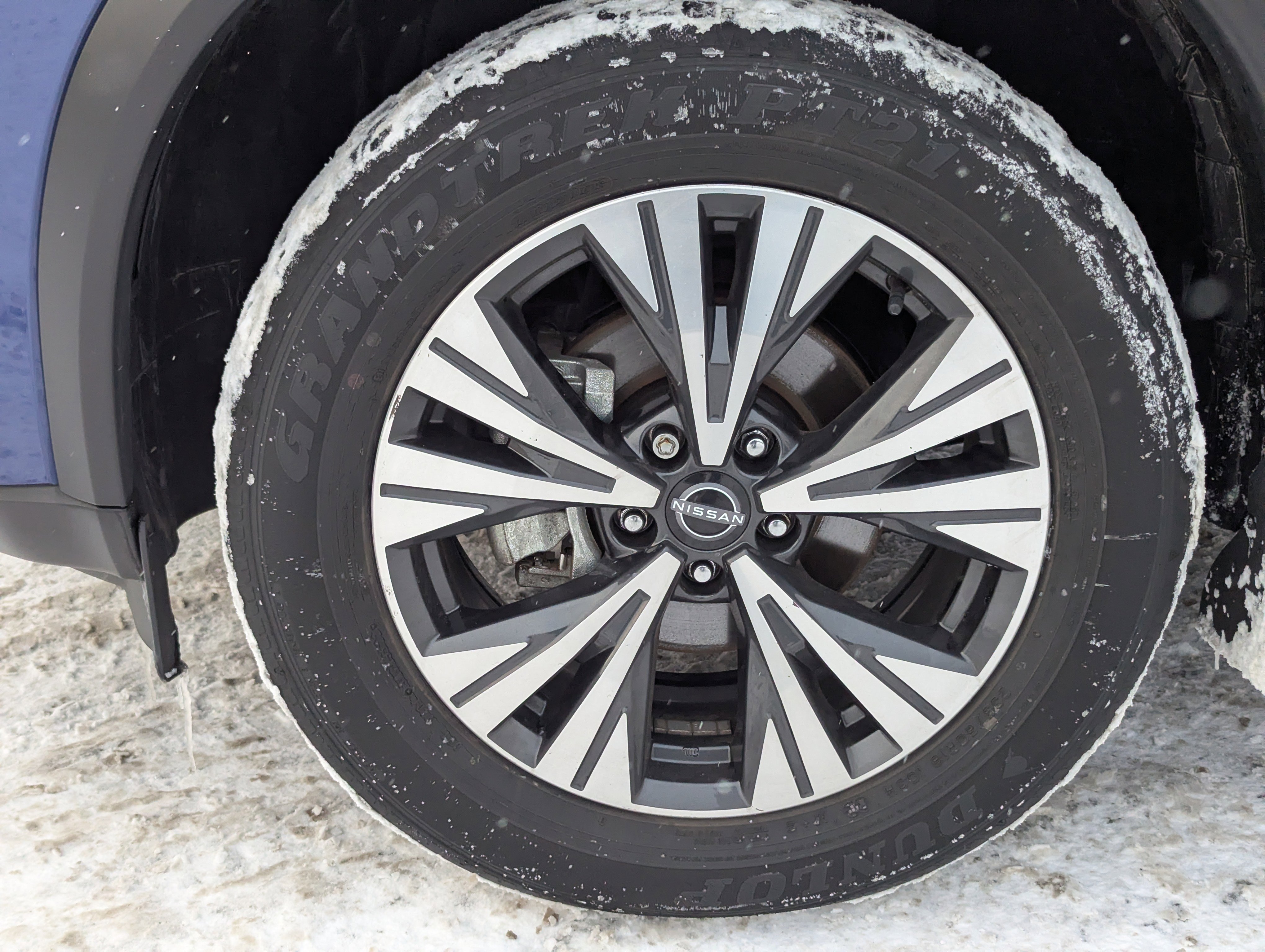 Used 2023 Nissan Rogue SV image 12