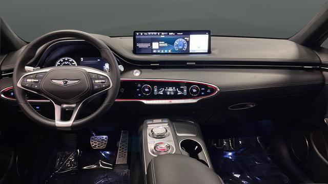 Used 2024 Genesis GV70 3.5T Sport w/ Sport Advanced Package image 11