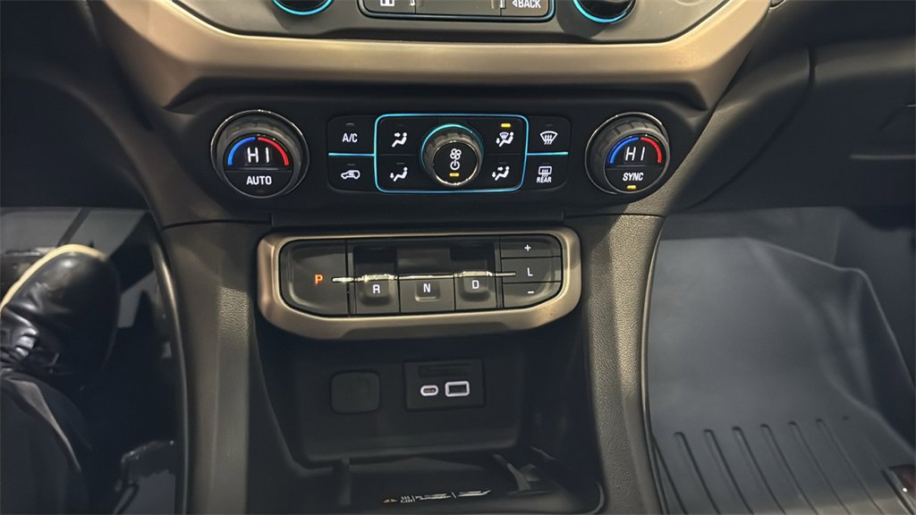 Used 2023 GMC Acadia Denali w/ Black Diamond Edition image 29