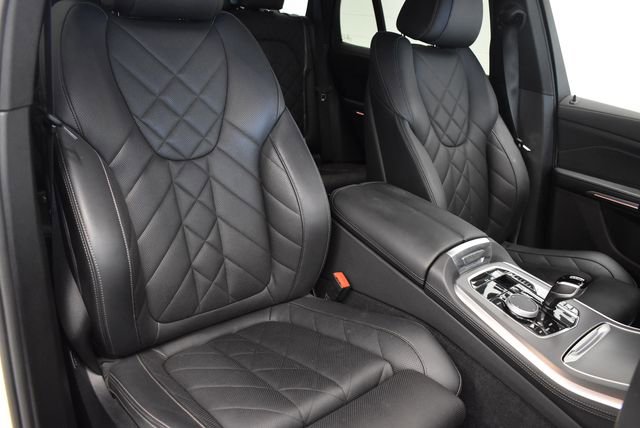 Used 2023 BMW X5 xDrive40i w/ M Sport Package AWD/4WD image 6