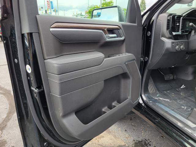 New 2026 Chevrolet Silverado 1500 RST w/ Z71 Off-Road Package AWD/4WD image 7