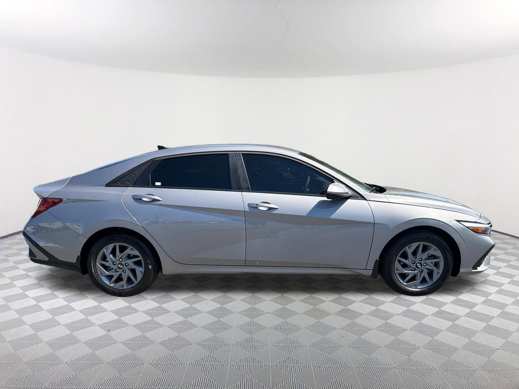 Used 2025 Hyundai Elantra Blue w/ Cargo Package FWD image 4