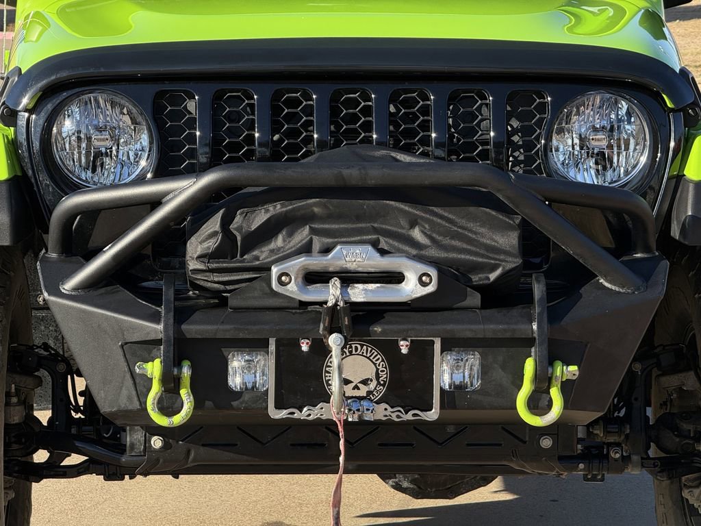 Certified 2021 Jeep Gladiator Willys image 12