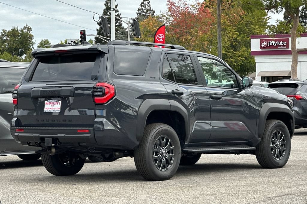 New 2026 Toyota 4Runner SR5 AWD/4WD image 5