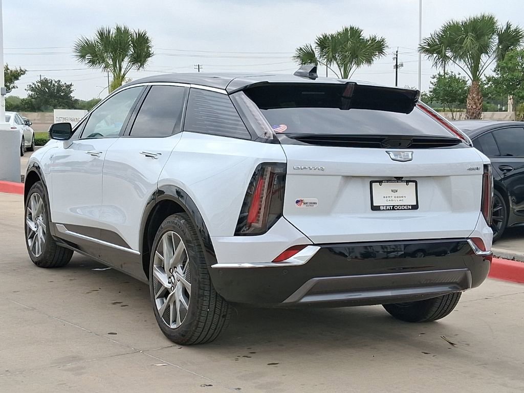 New 2026 Cadillac Optiq Luxury 1 RWD image 4