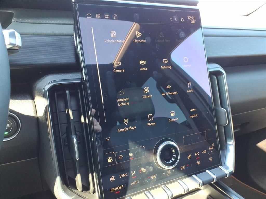 Used 2025 GMC Acadia AT4 w/ Luxury Package image 25