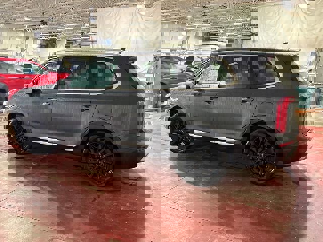 Used 2022 Kia Telluride SX w/ SX Prestige Package image 4