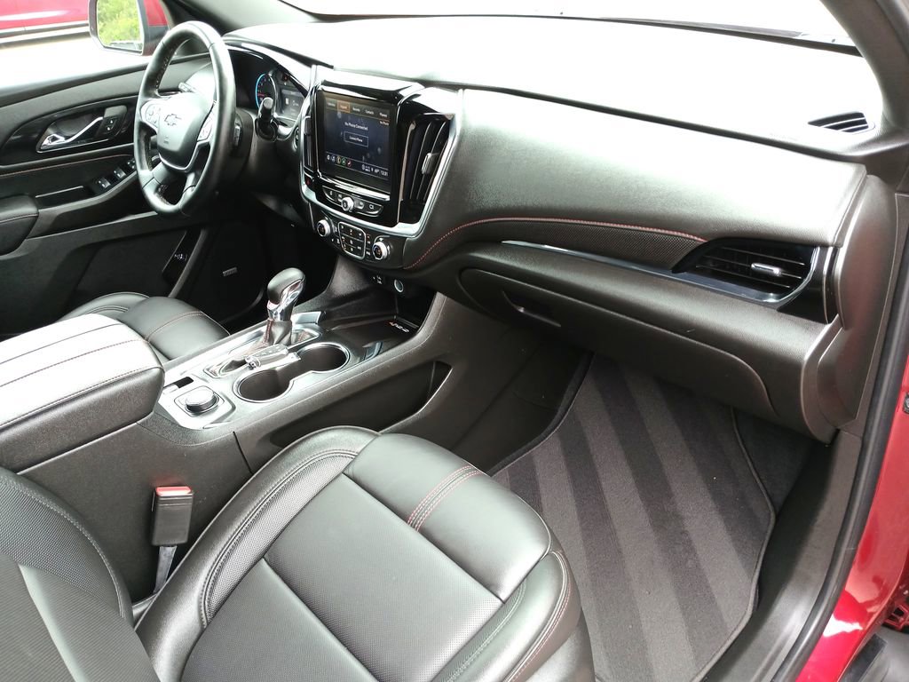 Used 2023 Chevrolet Traverse RS image 19