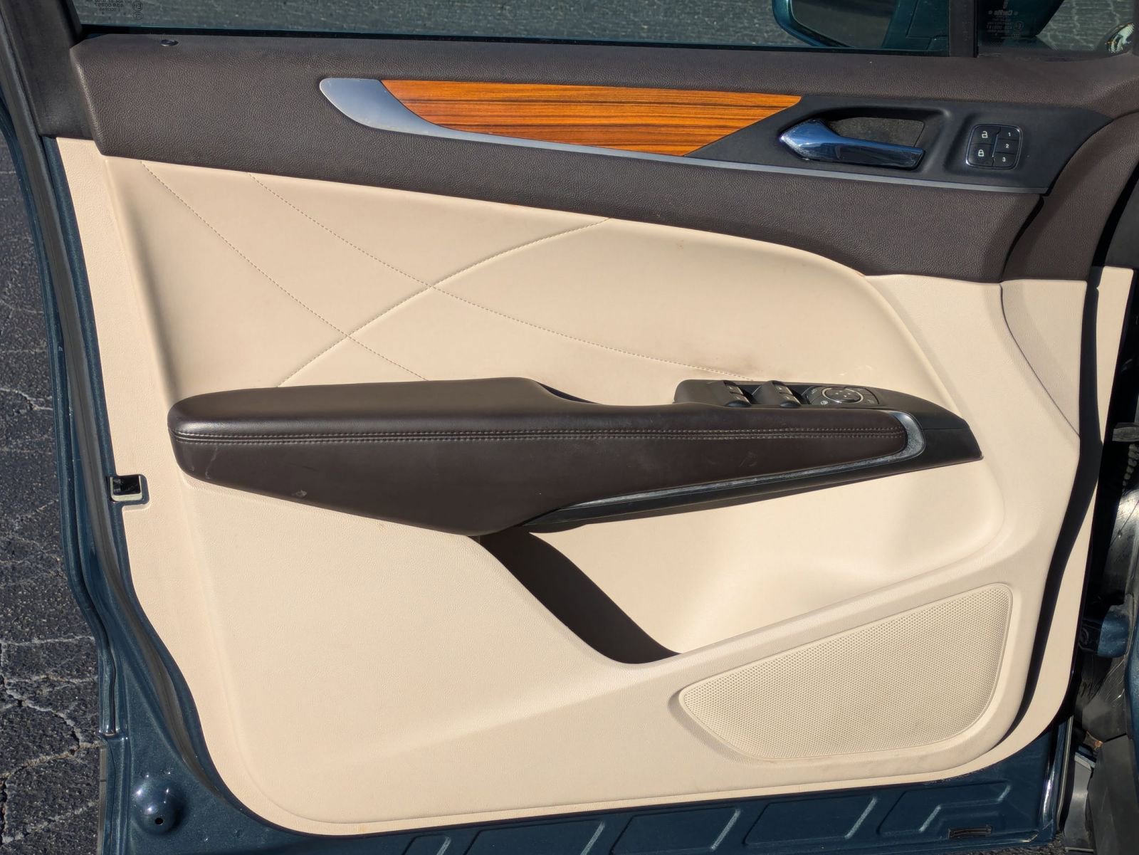 Used 2019 Lincoln MKC Select w/ Select Plus Package image 20