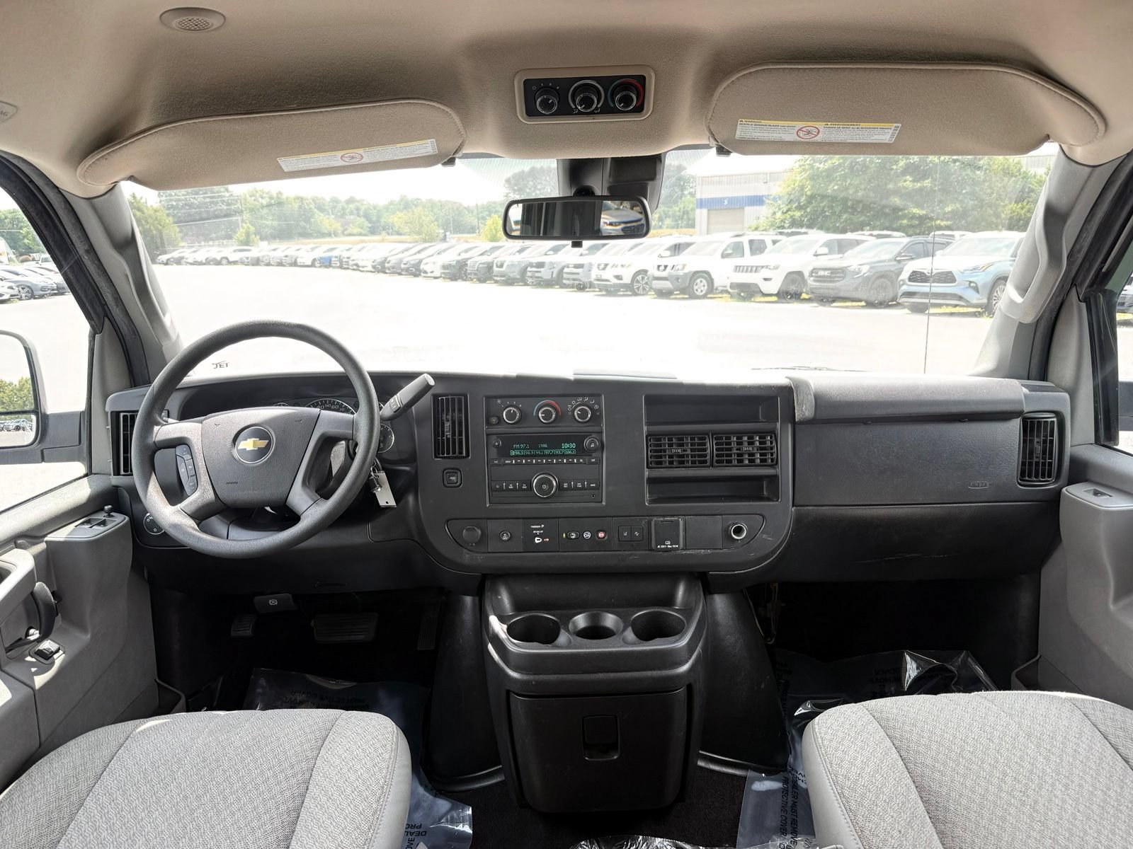 Used 2020 Chevrolet Express 3500 LT w/ LT Preferred Equipment Group RWD image 22