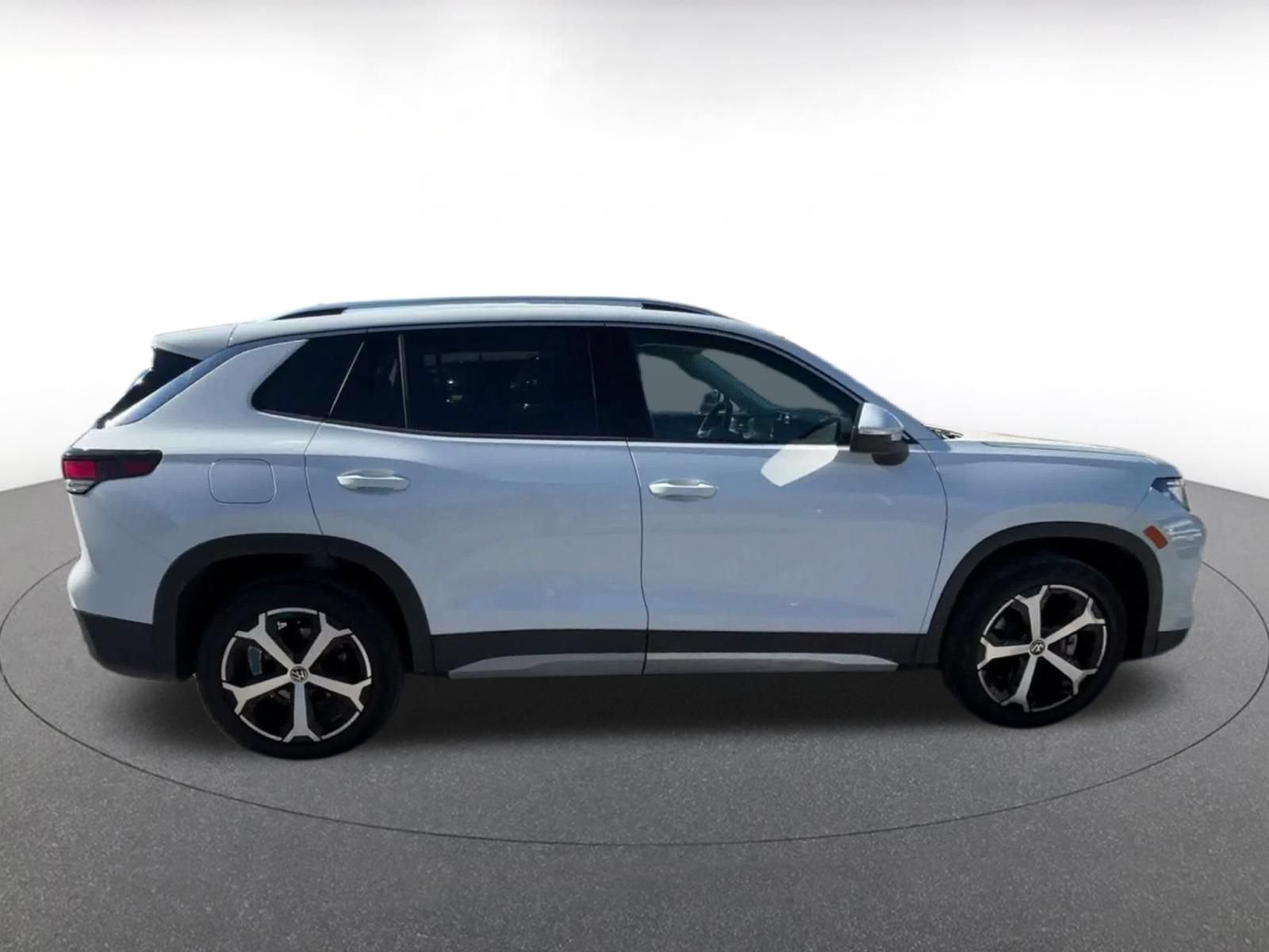 Used 2026 Volkswagen Tiguan SE AWD/4WD image 15
