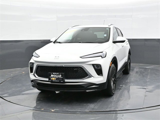 Used 2024 Buick Encore GX Sport Touring image 2