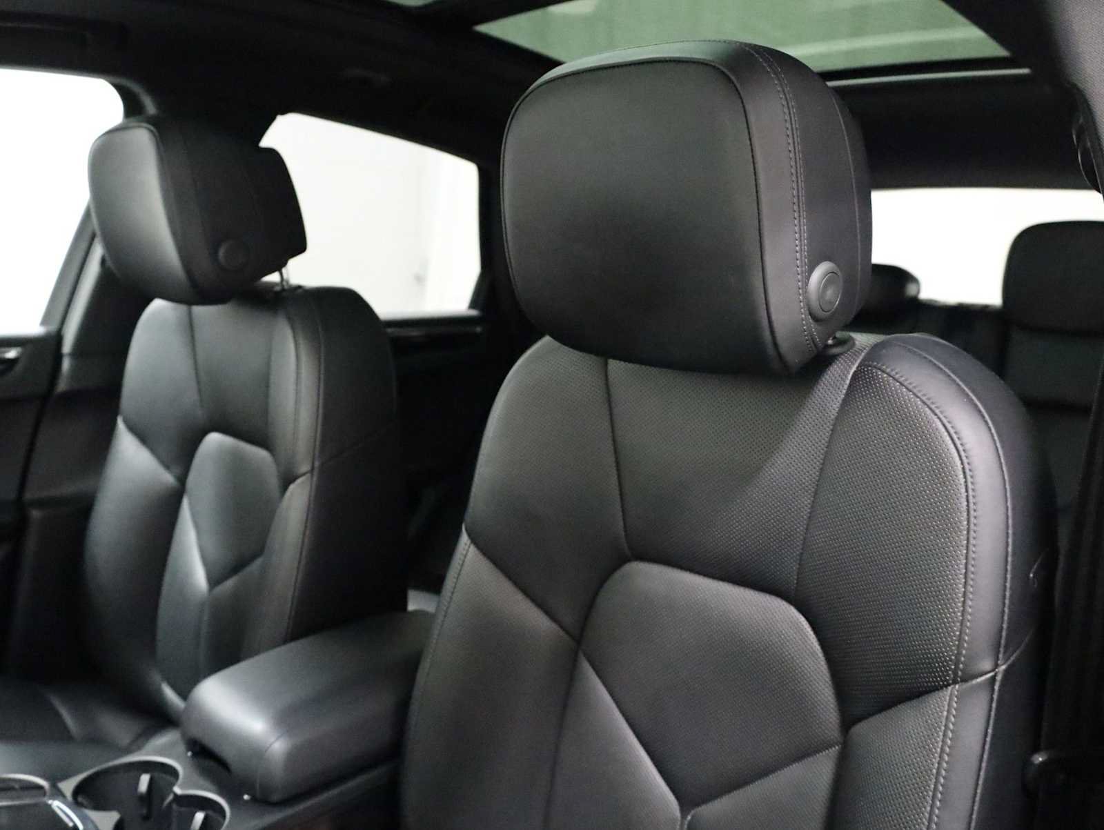 Used 2016 Porsche Macan S AWD/4WD image 19