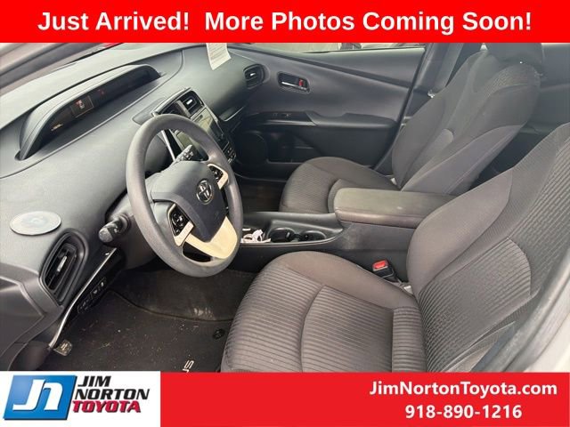 Used 2018 Toyota Prius Two w/ Prius Two Safety Plus Package FWD image 7